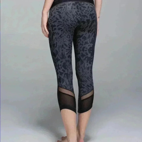 Lululemon - Picture 1 of 9